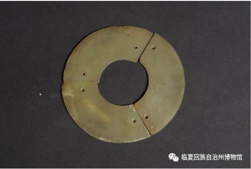 【国有藏品】齐家文化青玉三璜连璧